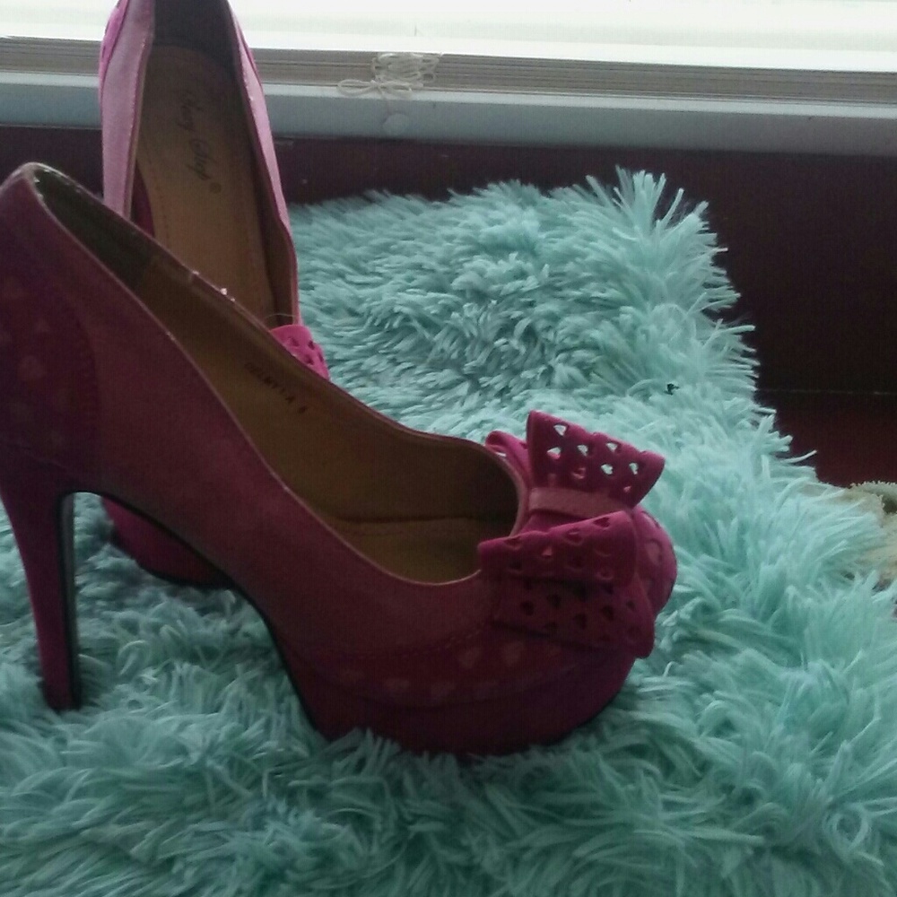 Shoes - Picture 2 of 2